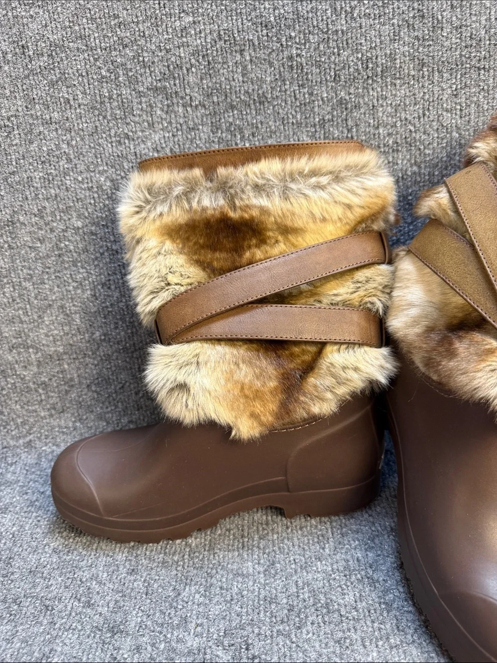 Dirty Laundry Brown Faux Fur Cuffed Rain Boots with Buckle Size 7 NEW!